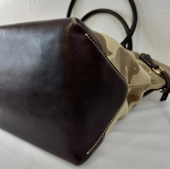 DOONEY & BOURKE Brown Canvas Duck Pattern With Leather Trim Tote - Picture 7 of 15